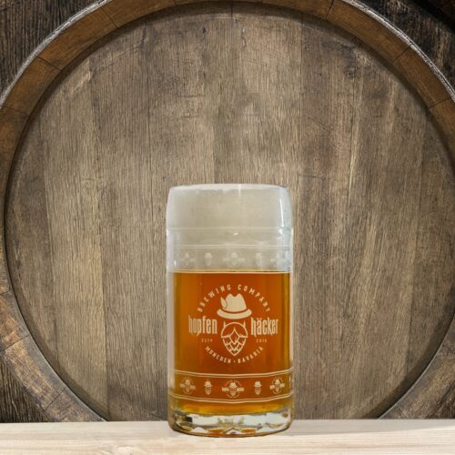 Hopfenhäcker Bierkrug mit Aufdruck Logo